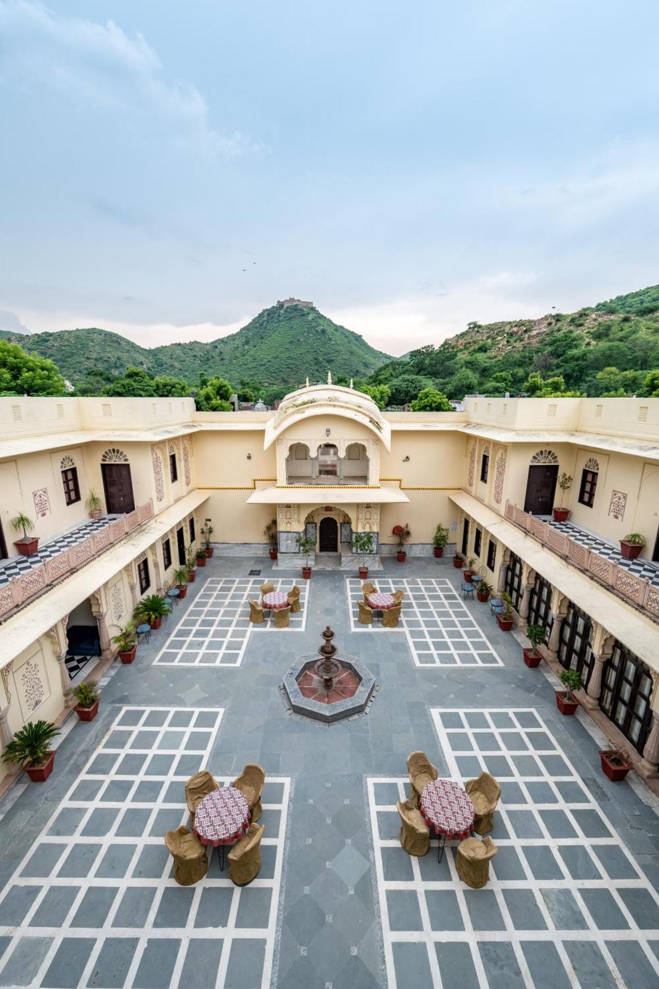 Dhulagarh Heritage Palace Hotel Near Jaipur Bānskhoh Buitenkant foto