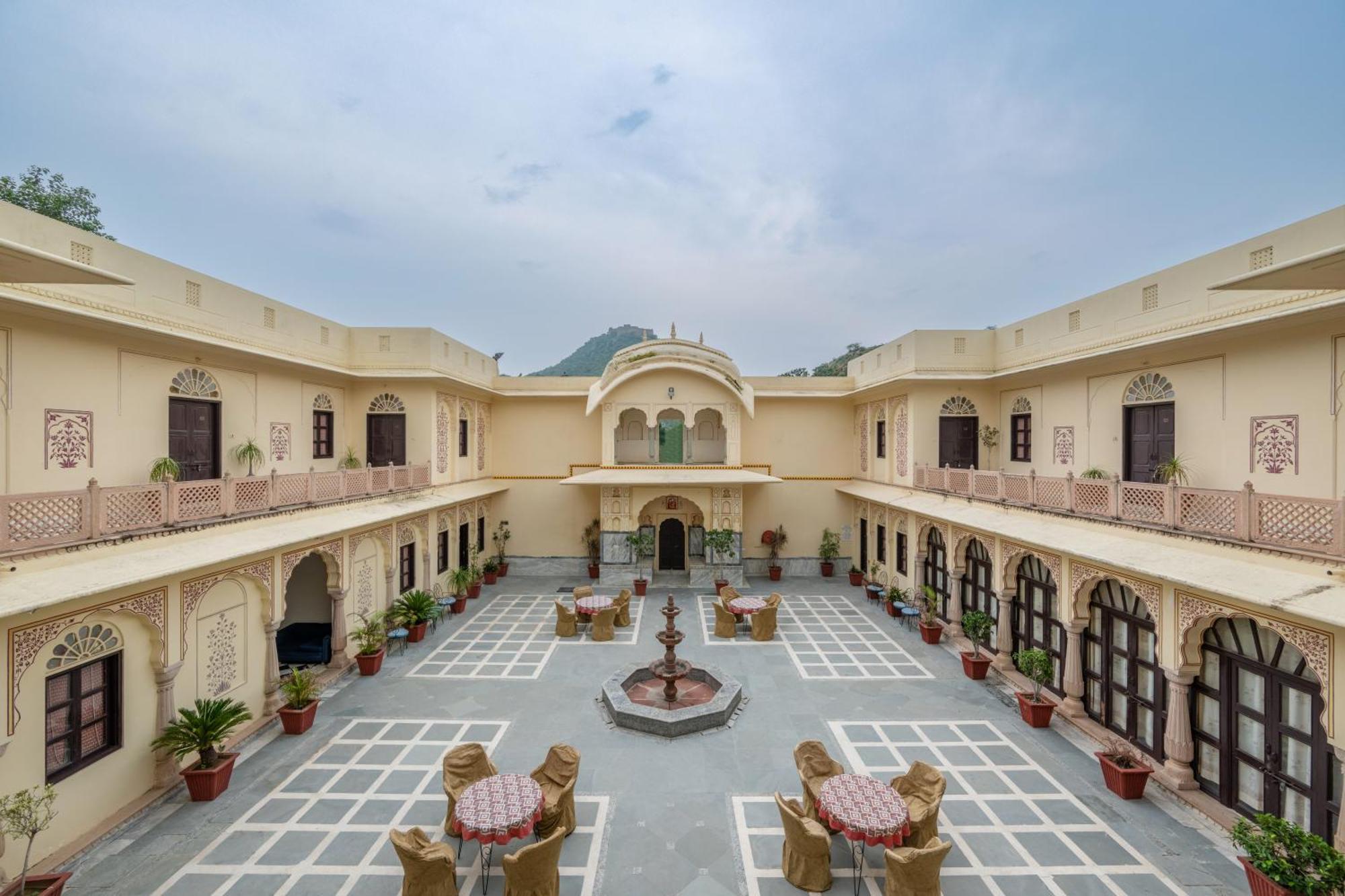 Dhulagarh Heritage Palace Hotel Near Jaipur Bānskhoh Buitenkant foto