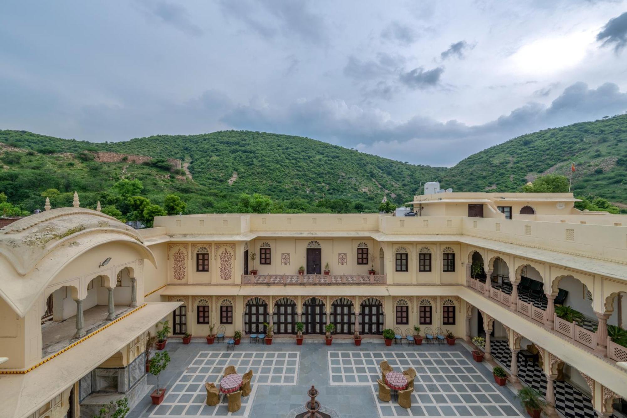 Dhulagarh Heritage Palace Hotel Near Jaipur Bānskhoh Buitenkant foto