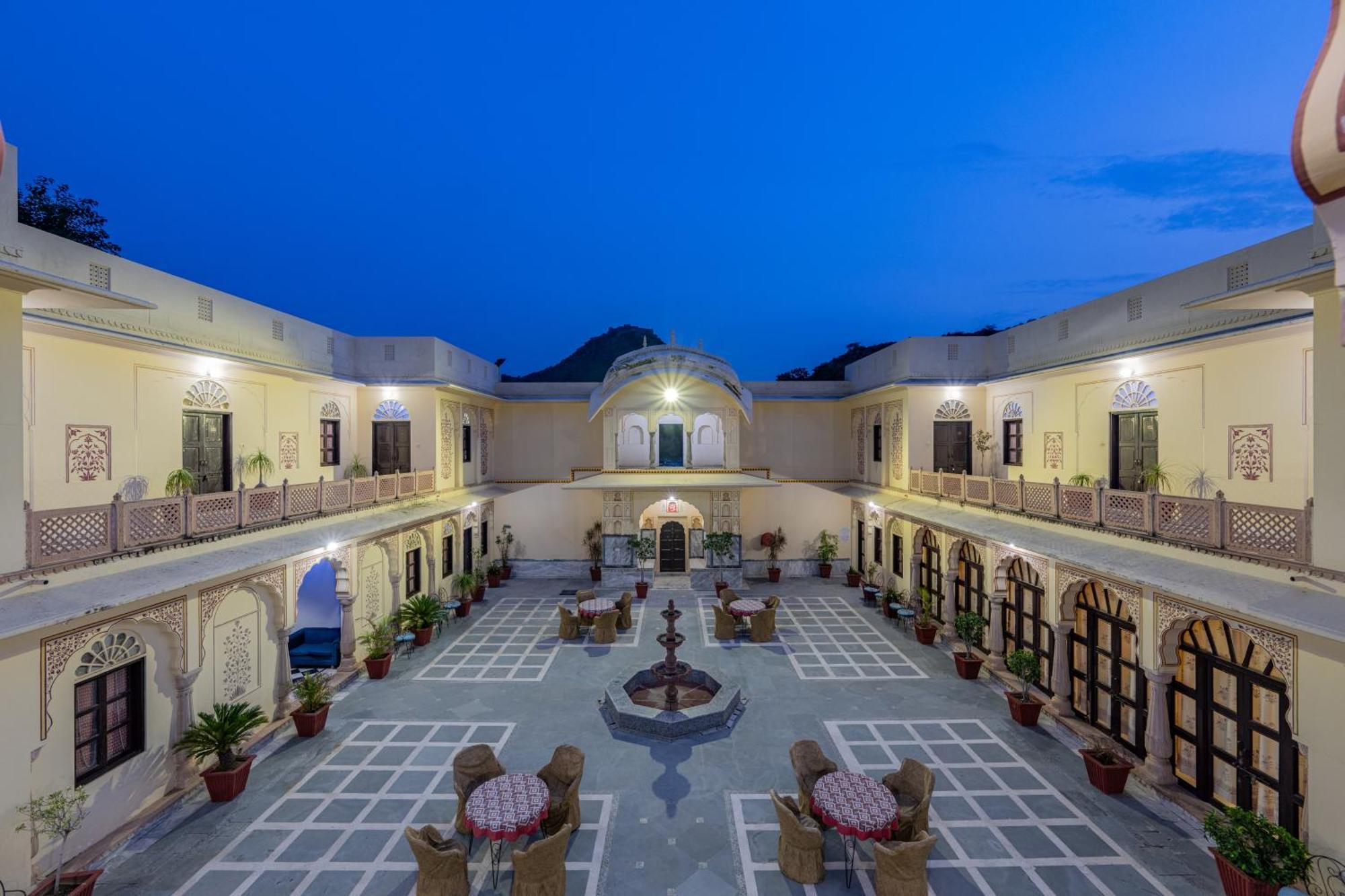 Dhulagarh Heritage Palace Hotel Near Jaipur Bānskhoh Buitenkant foto