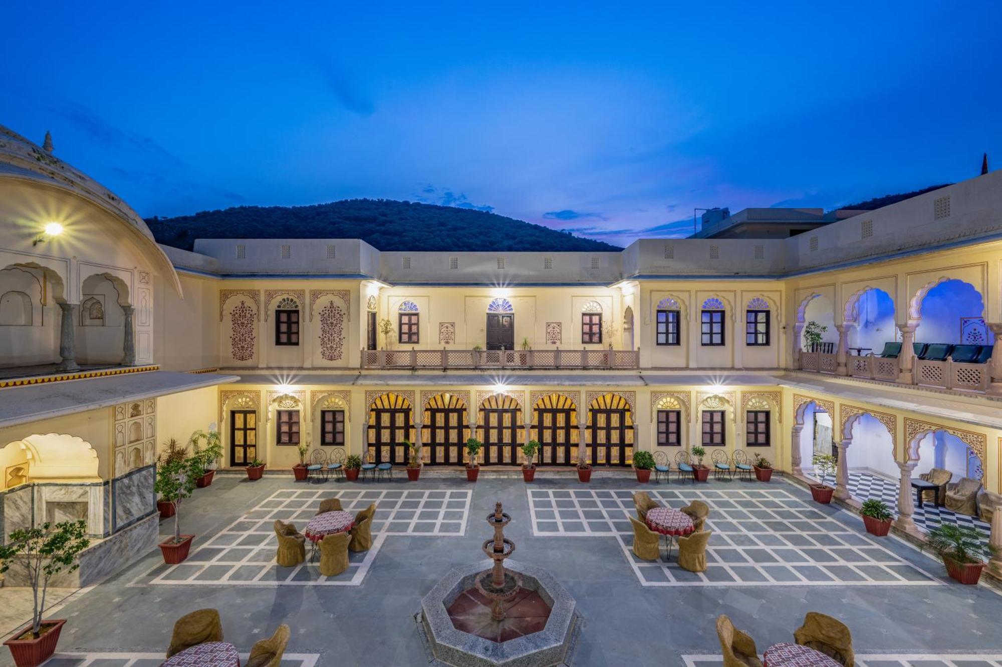 Dhulagarh Heritage Palace Hotel Near Jaipur Bānskhoh Buitenkant foto