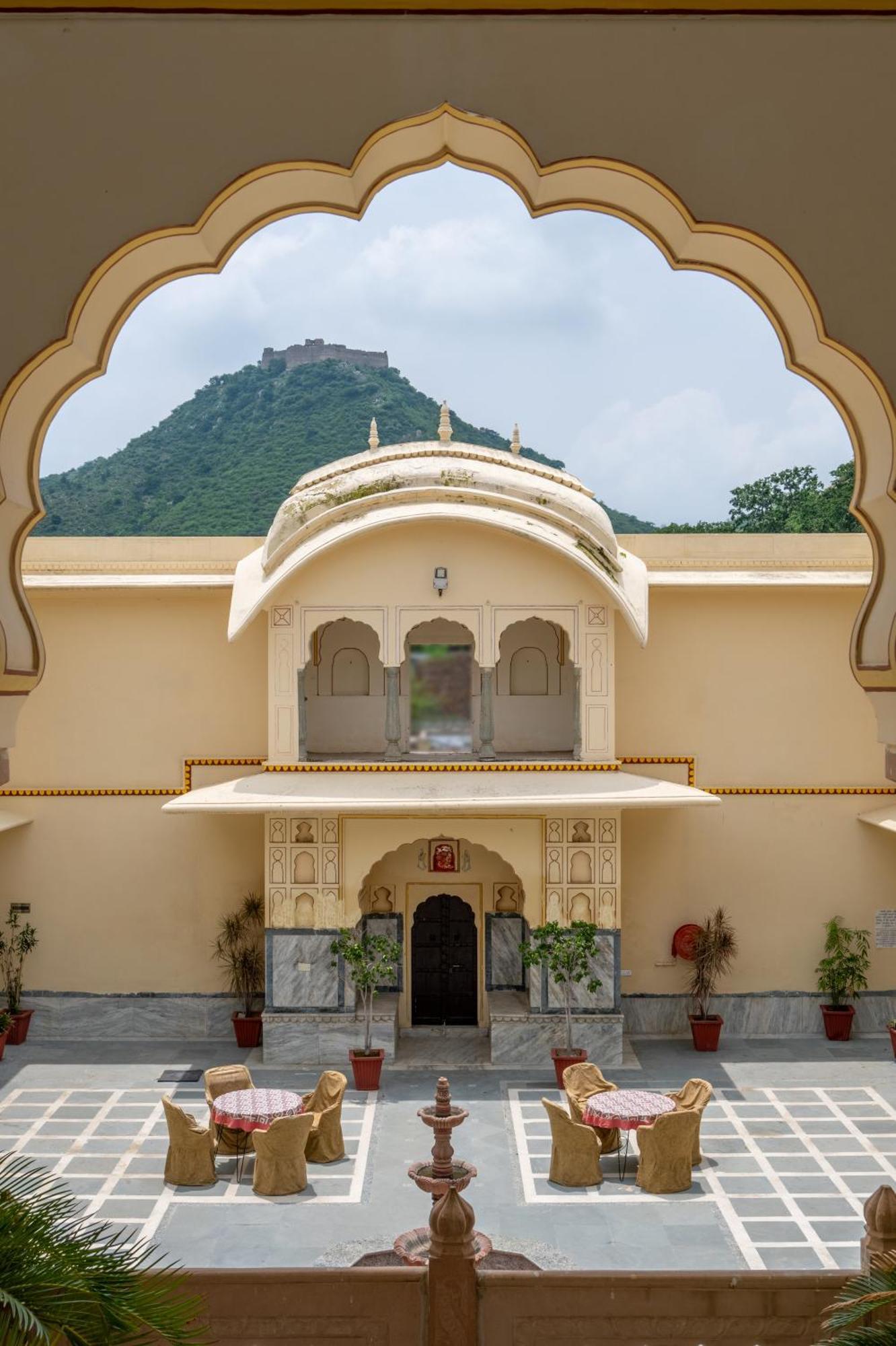 Dhulagarh Heritage Palace Hotel Near Jaipur Bānskhoh Buitenkant foto