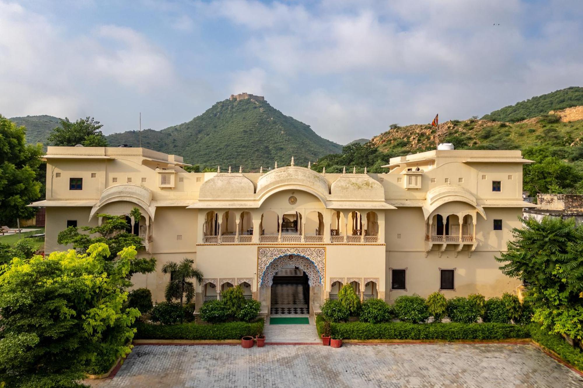 Dhulagarh Heritage Palace Hotel Near Jaipur Bānskhoh Buitenkant foto