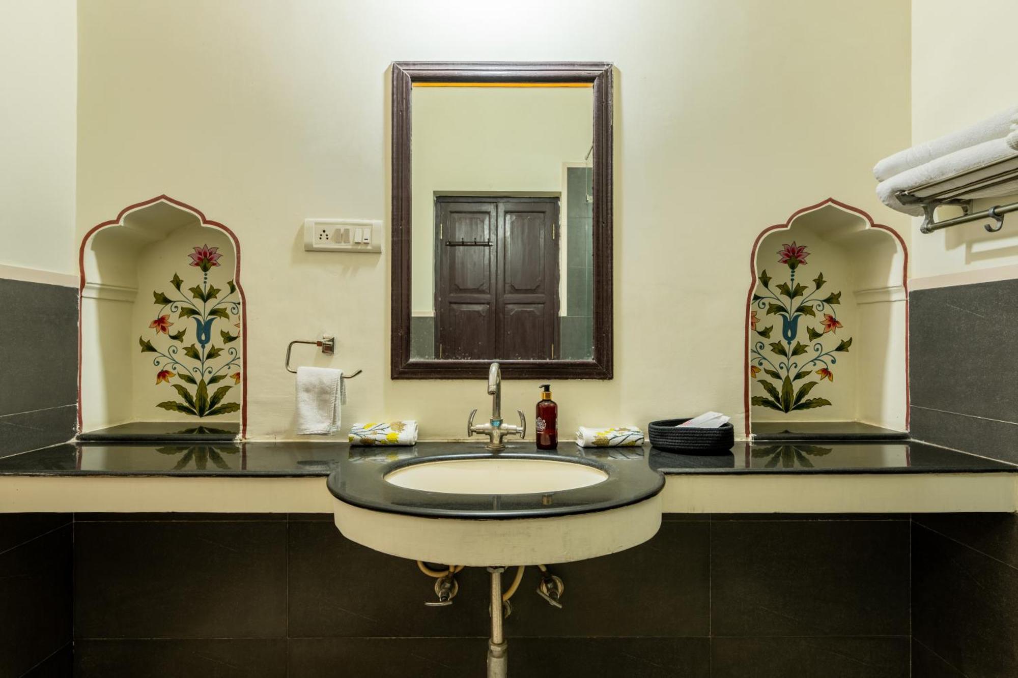 Dhulagarh Heritage Palace Hotel Near Jaipur Bānskhoh Buitenkant foto